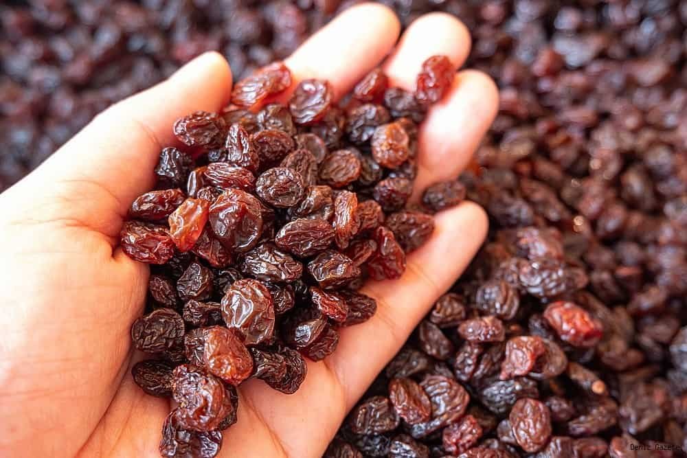 Can People with Diabetes Eat Raisins?
